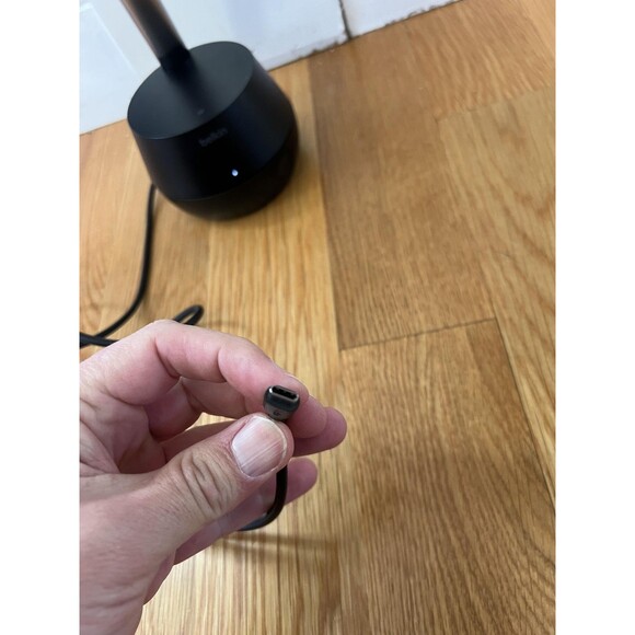 Belkin Auto-Tracking Stand Pro With DockKit MMA008 MagSafe IPhone Charger Dock - Picture 5 of 5